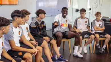 Mouctar Diakhaby a partagé son expérience sur le racisme avec les jeunes de l'académie du Valencia C.F. 4 Mouctar Diakhaby a partagé son expérience sur le racisme avec les jeunes de l'académie du Valencia C.F.